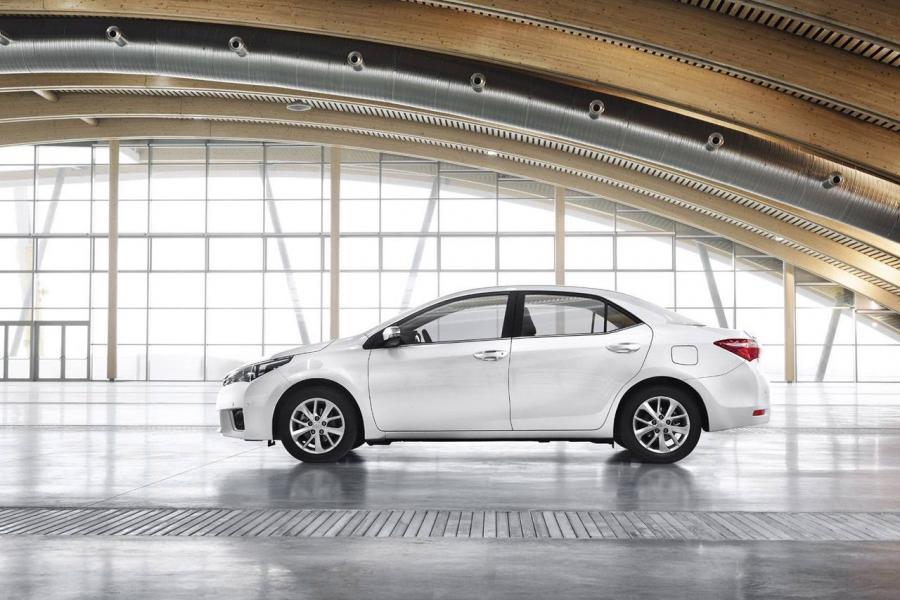 Toyota Corolla 2013 года  (EU) (фото 40 из 43)